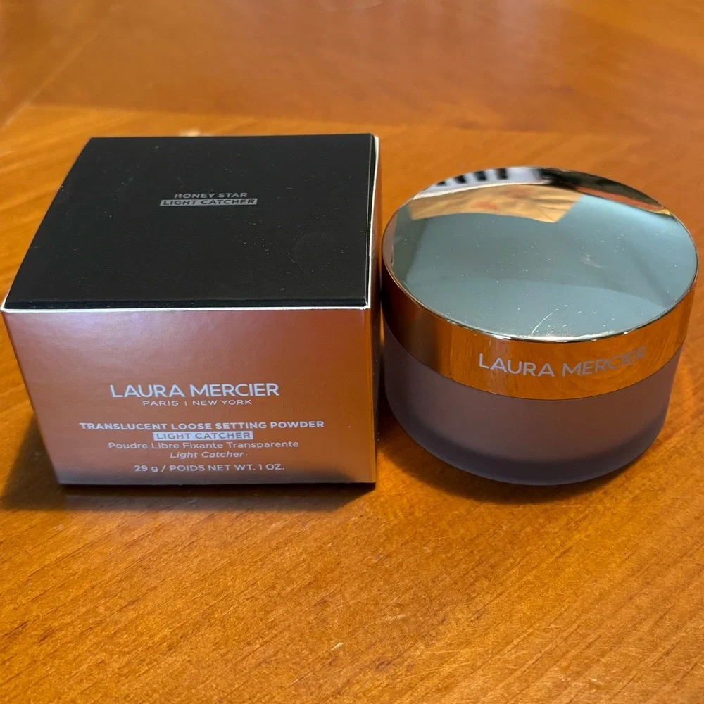 Laura Mercier Translucent Loose Setting Powder Light Catcher